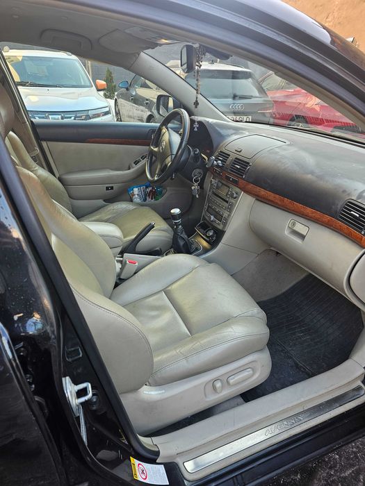 Vand Totota Avensys 4d executive edition2007