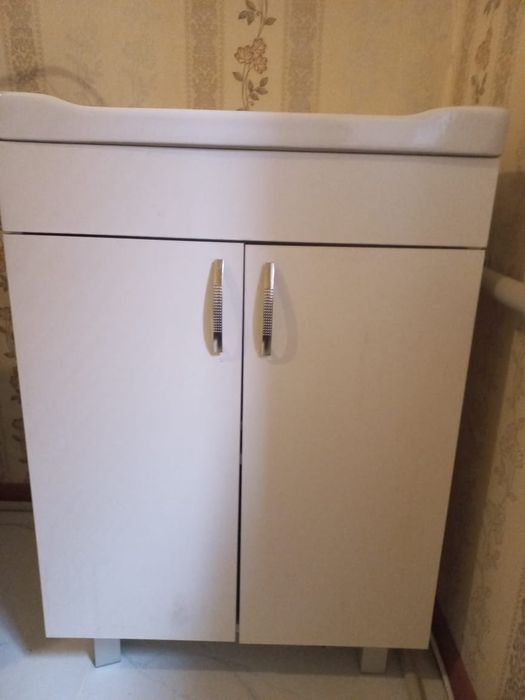 Продам тумбочку с раковиной