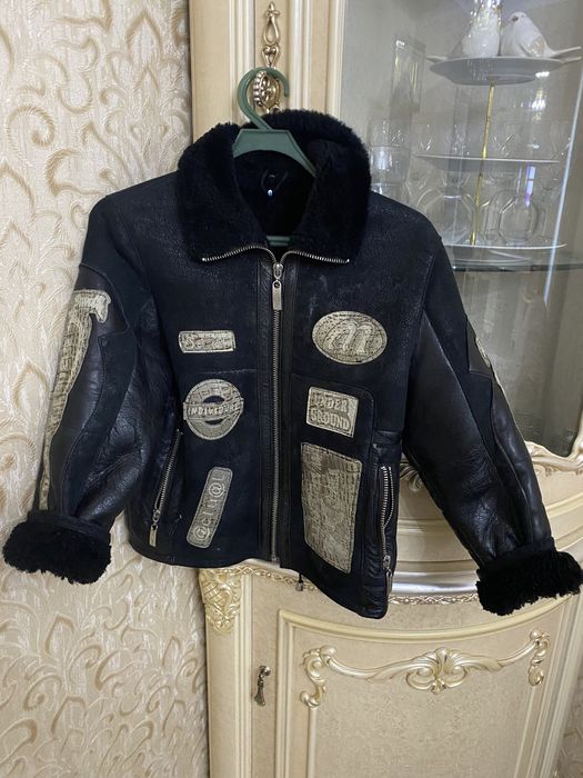 Дубленку на мальчика продам на 3-5 лет