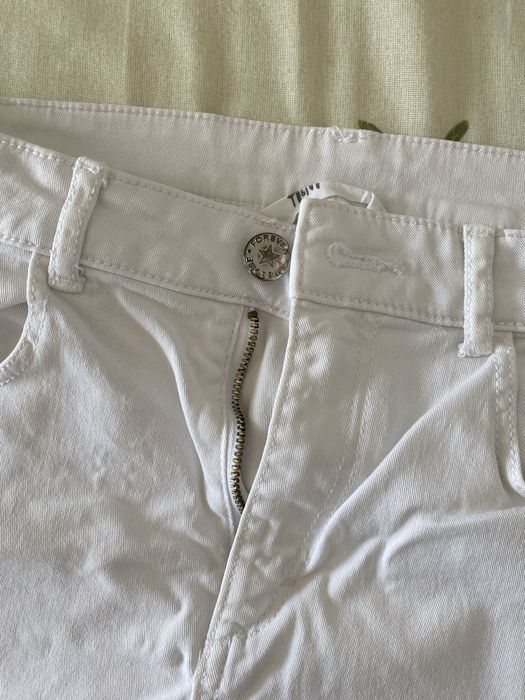 Pantaloni scurti albi fete