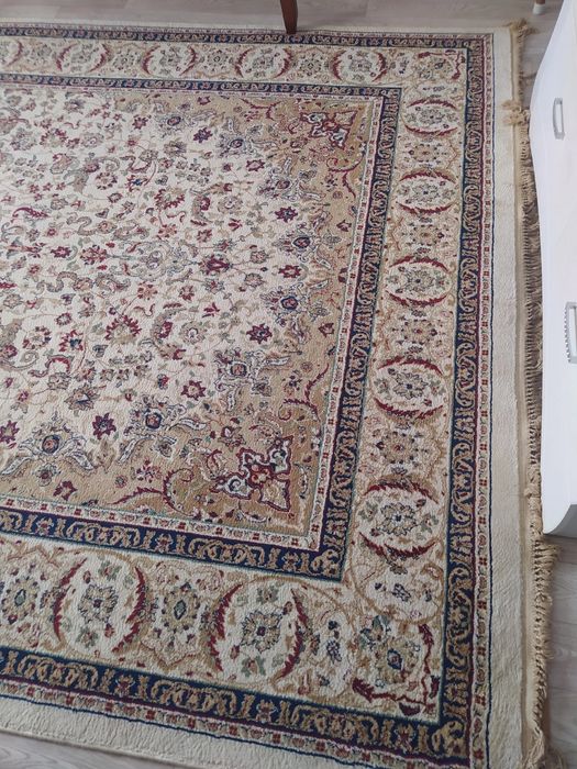 Продаётся палас в хорошем состоянии