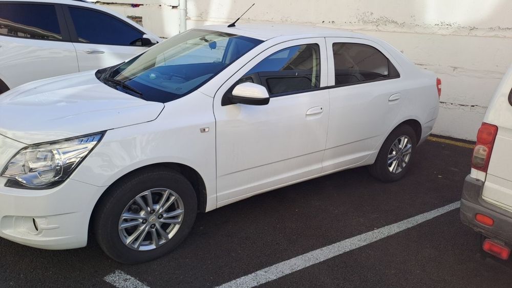 Автомобиль Кобальт