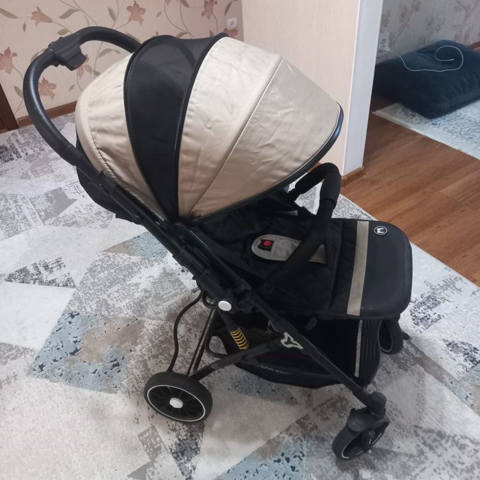 Продам прогулочную коляску