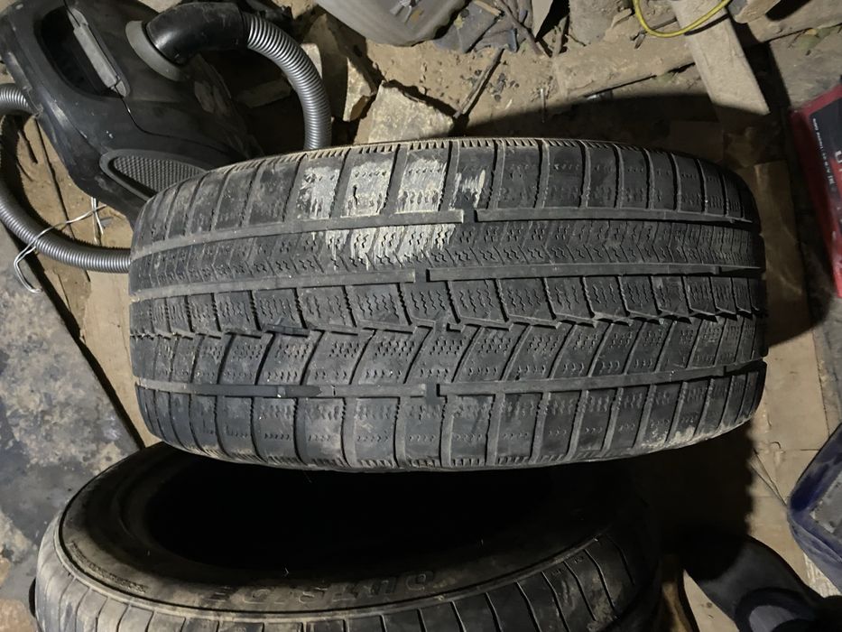 Балон 245/45/18)))