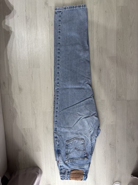 Blugi levi’s albastri
