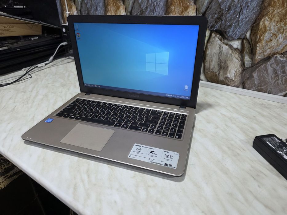 Ноутбук Asus i3 + ssd 128gb