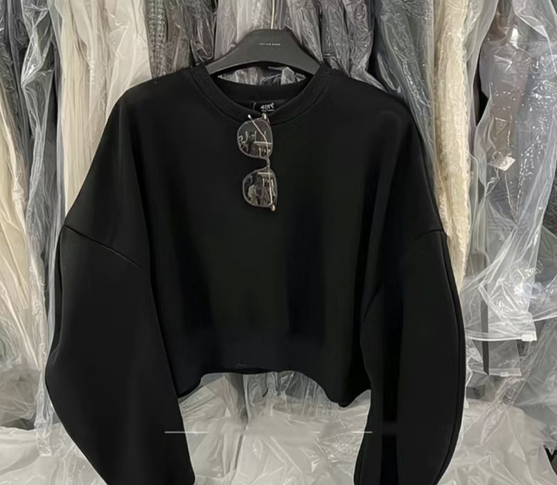 Свитшот укороченный женский