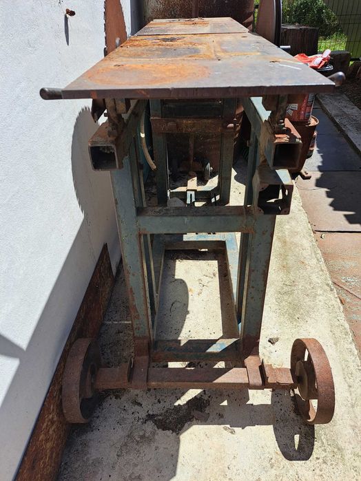 Circular lemn cu abrict inclus