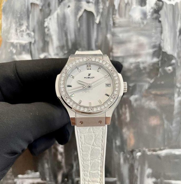hublot classic fusion 33mm Дамски