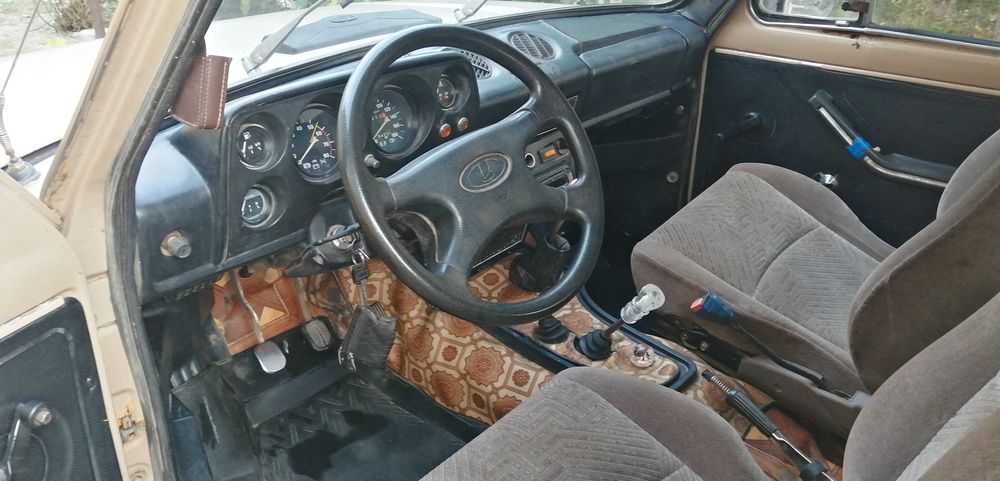 Нива 2121 4Х4 внедорожник