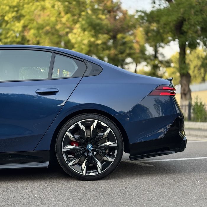 BMW 550e Почти новый