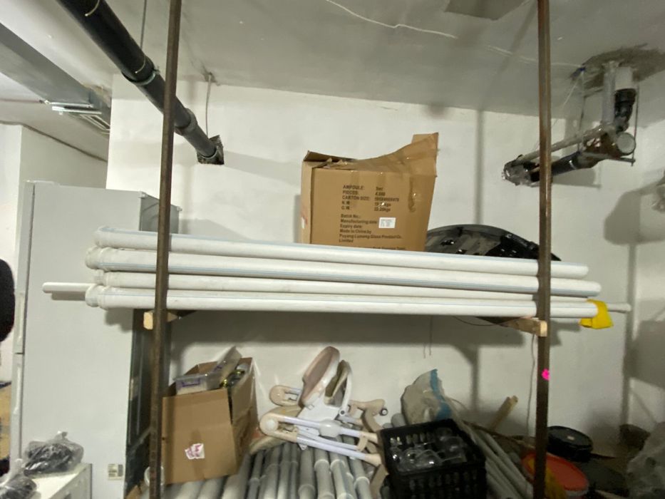 Продаю строй материалы срочно