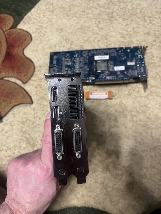 Продам видеокарты