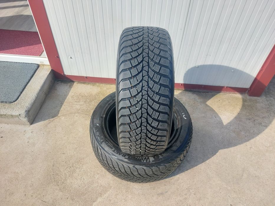 100 lei bucata! Doua anvelope M+S 235 55 17 Kumho