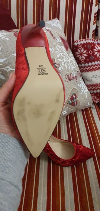 Официални обувки за предстоящите празници