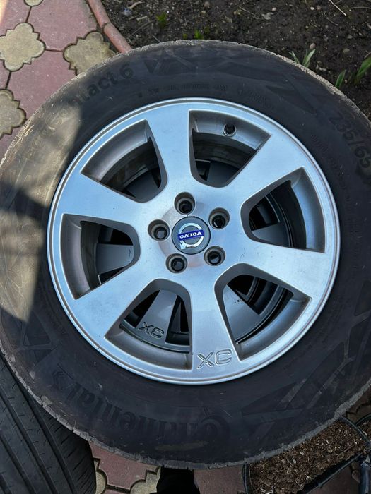 Jante originale Volvo R17 cu anvelope Continental 235/65 R17 DOT 2023