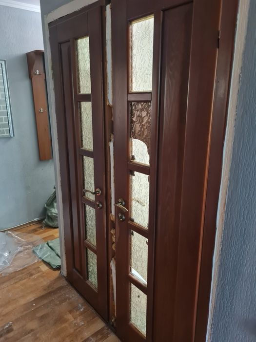 Продам двери б/у