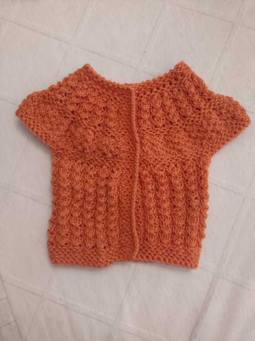 Предлагам детски плетени дрешки