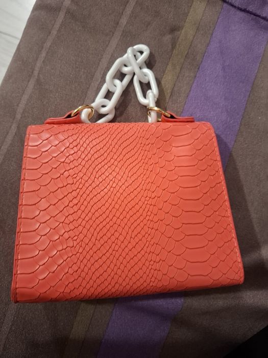 Дамска много малка чантичка