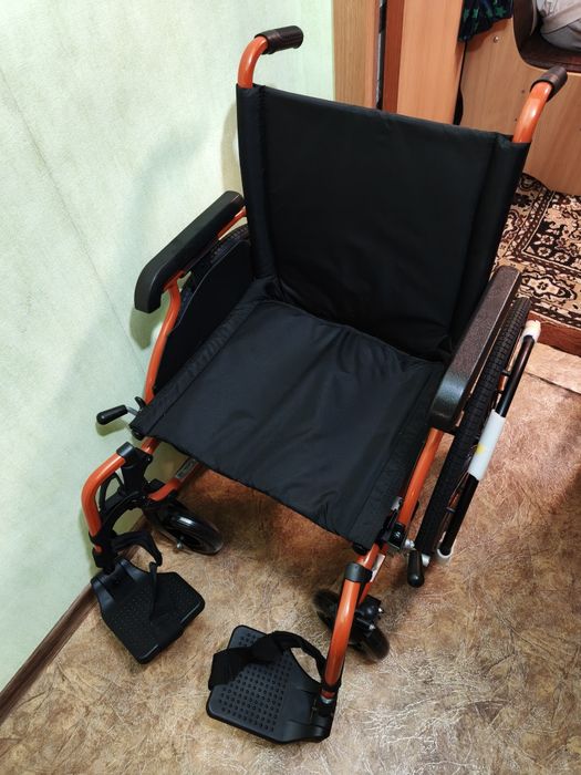 Инвалидная коляска новая