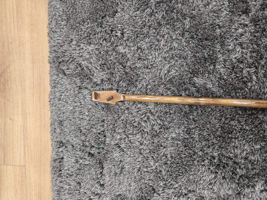 Домбра казахская