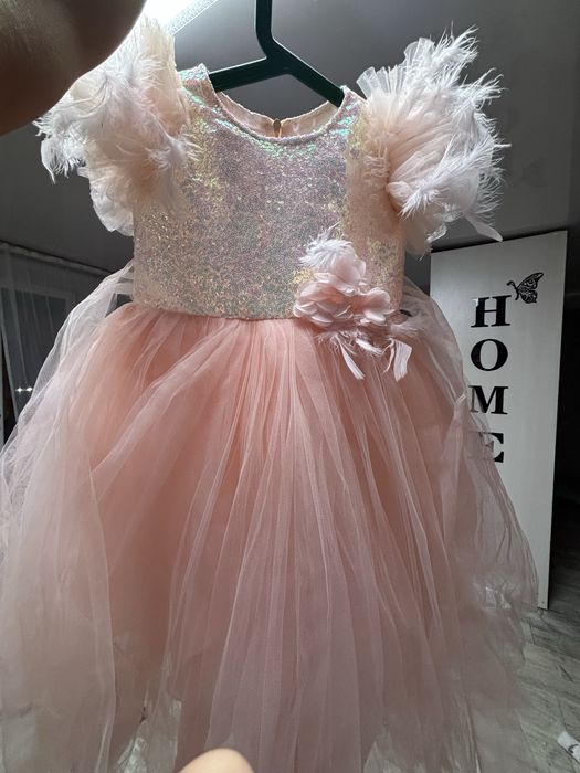 Продам платье на девочку