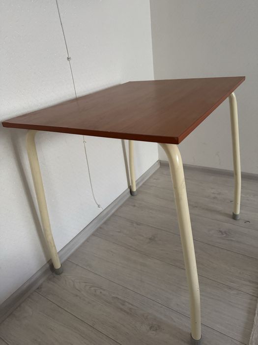 Стол сатамын,,бағасы 10мың