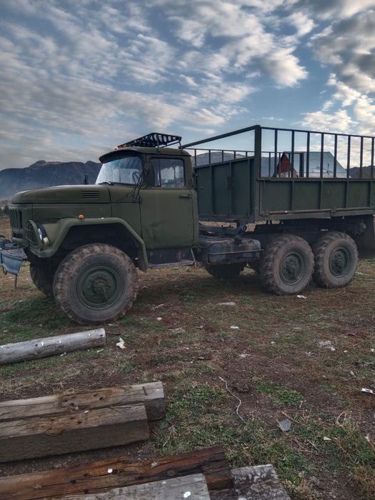 Продам зил-131...