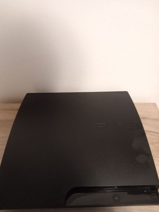 Vând PS 3 SLIM detalii în pv!!!
