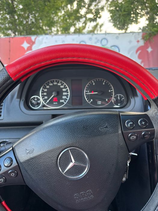 Vând Mercedes A180
