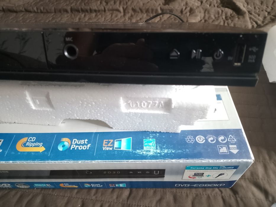 ДВД плеер продам новый