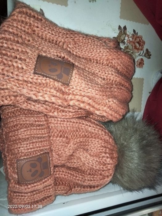 Комплект шапок для девочки