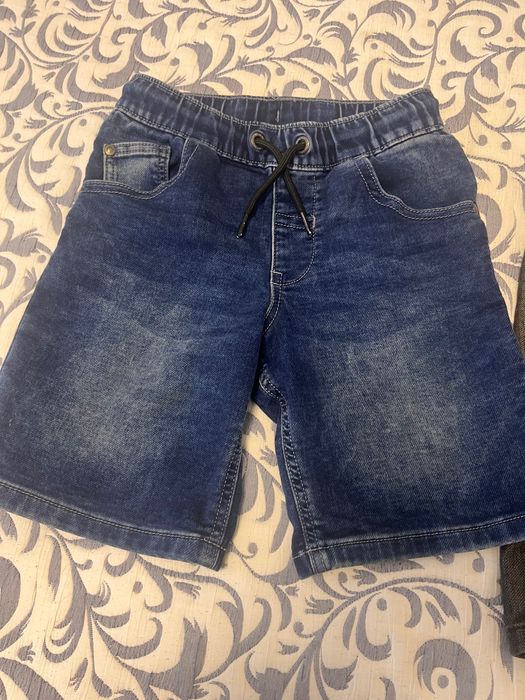 Pantaloni scurți de blug