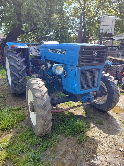 Tractor Universal UTP 445 DT 4x4