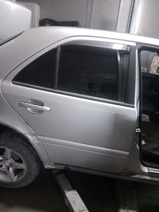 На Мерседес с220