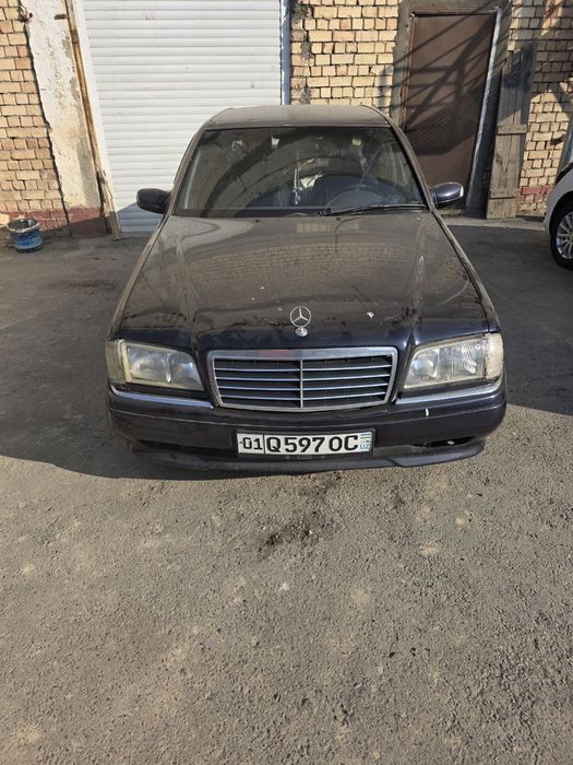 Mercedes Benz c180