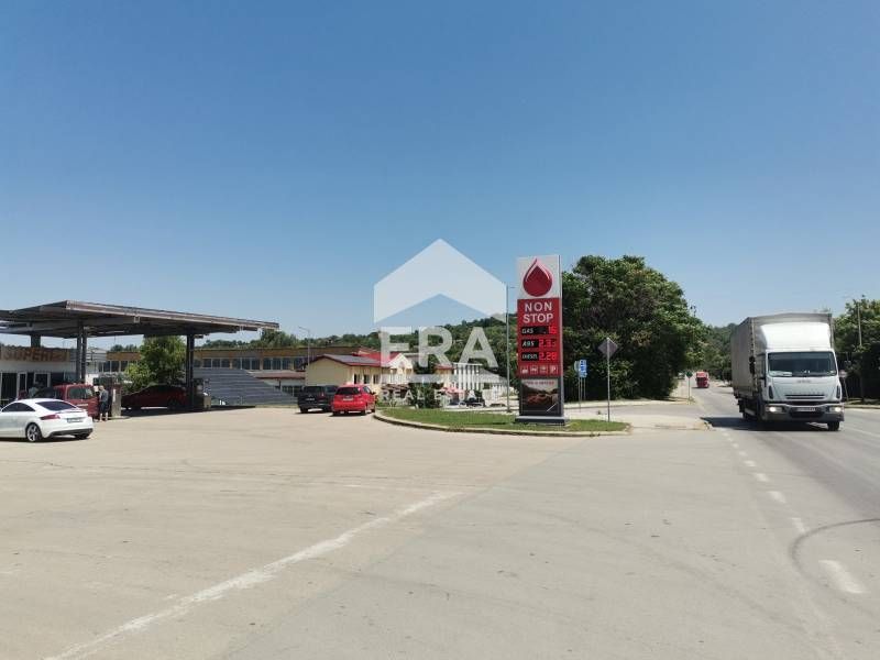 Продава се Промишлена сграда в Ловеч, Промишлена зона - Изток - 3239 кв.м за 229 €/кв.м - Снимка #2