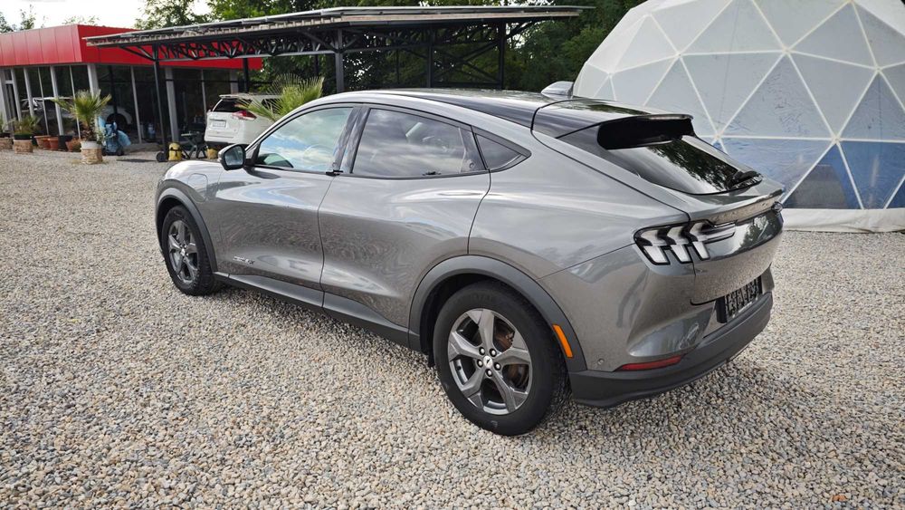 Ford Mustang Mach-E electric drive 216 kW 294ks 99kwh