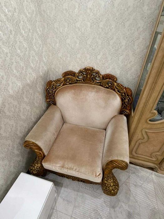 Продам комплект мягкой мебели