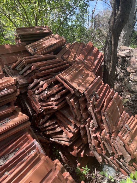 Vând țigle în stare foarte bună