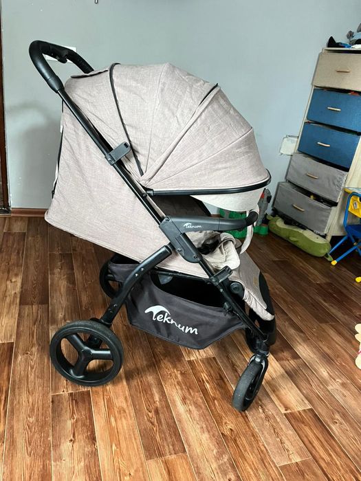 Продам коляску Teknum