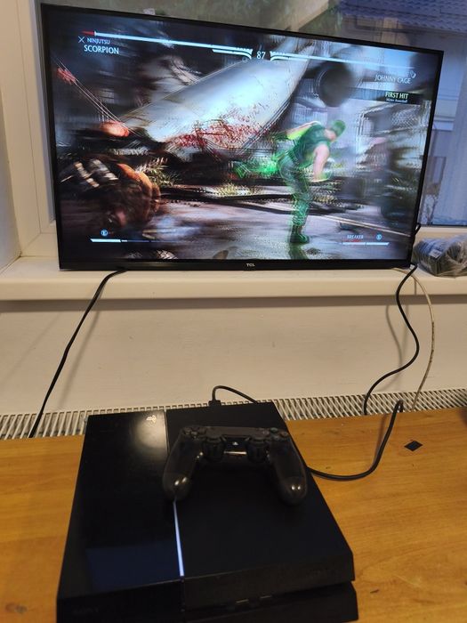 REDUCERE!!  PS4 PlayStation cu joc Mortal kombat xl și maneta NUMAI 600Ron