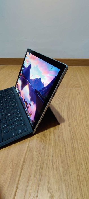 Microsoft Surface Pro 6 8GB RAM 256GB Storage SSD Graphic Card 128 Mb