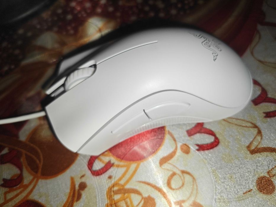 Геймърска мишка Razer DeathAdder Essential