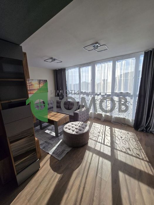 Прекрасен панорамен тристаен апартамент в кв. Била 1