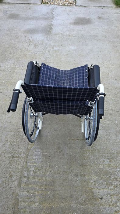 Scaun cu rotile roti