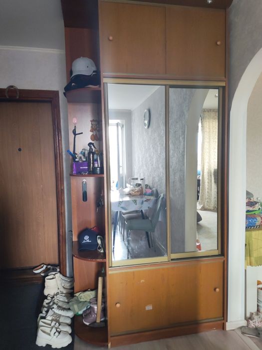продам шкаф в прихожую
