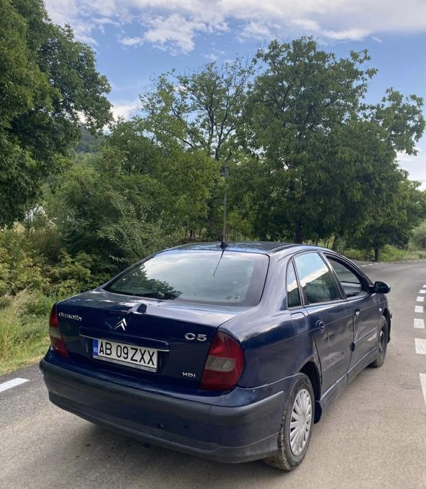 Masina de vânzare ,anul 2002 diesel