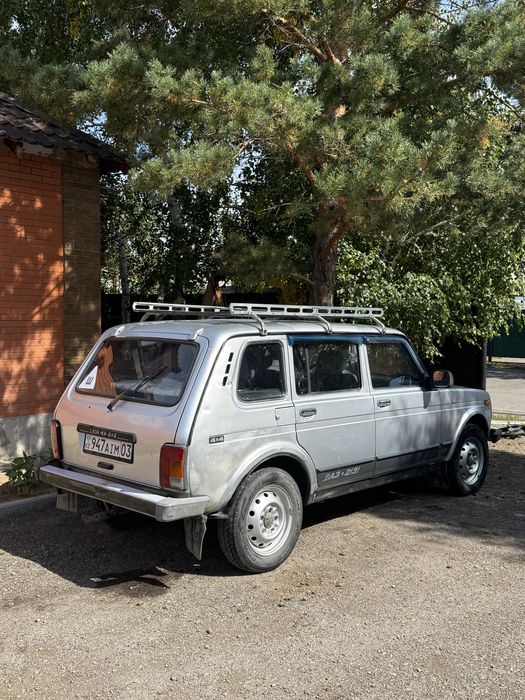 Продам ниву 5дверную