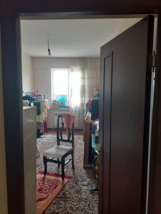 Kvartira sotiladi 90 kv